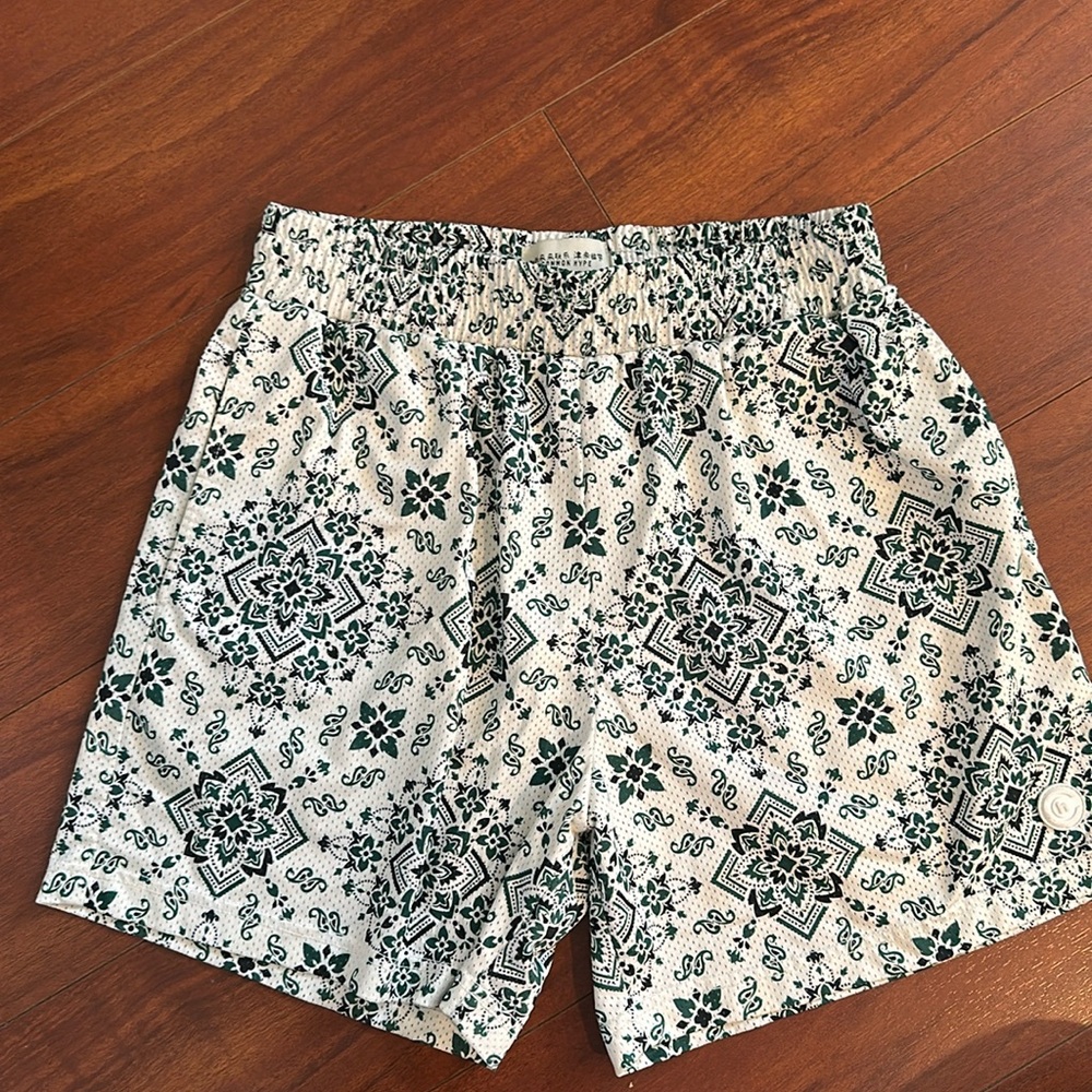 Patterned Athletic Men's Shorts in Off-White and Dark Green